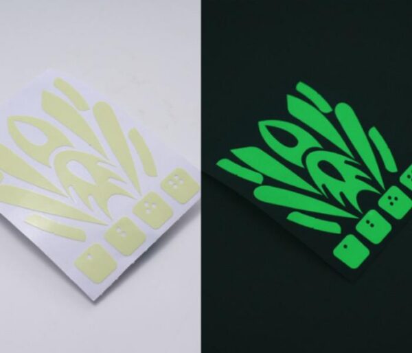 Öine fluorestseeruv kleebis DJI NEO-le